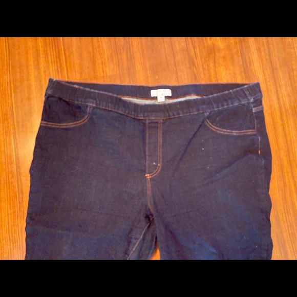 Skinny jeans with distressed knees - Picture 5 of 5